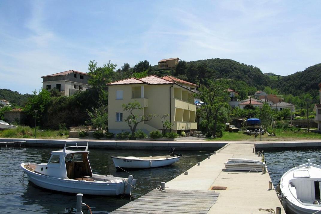 Apartments By The Sea Supetarska Draga - Donja, Rab - 11769 Екстериор снимка