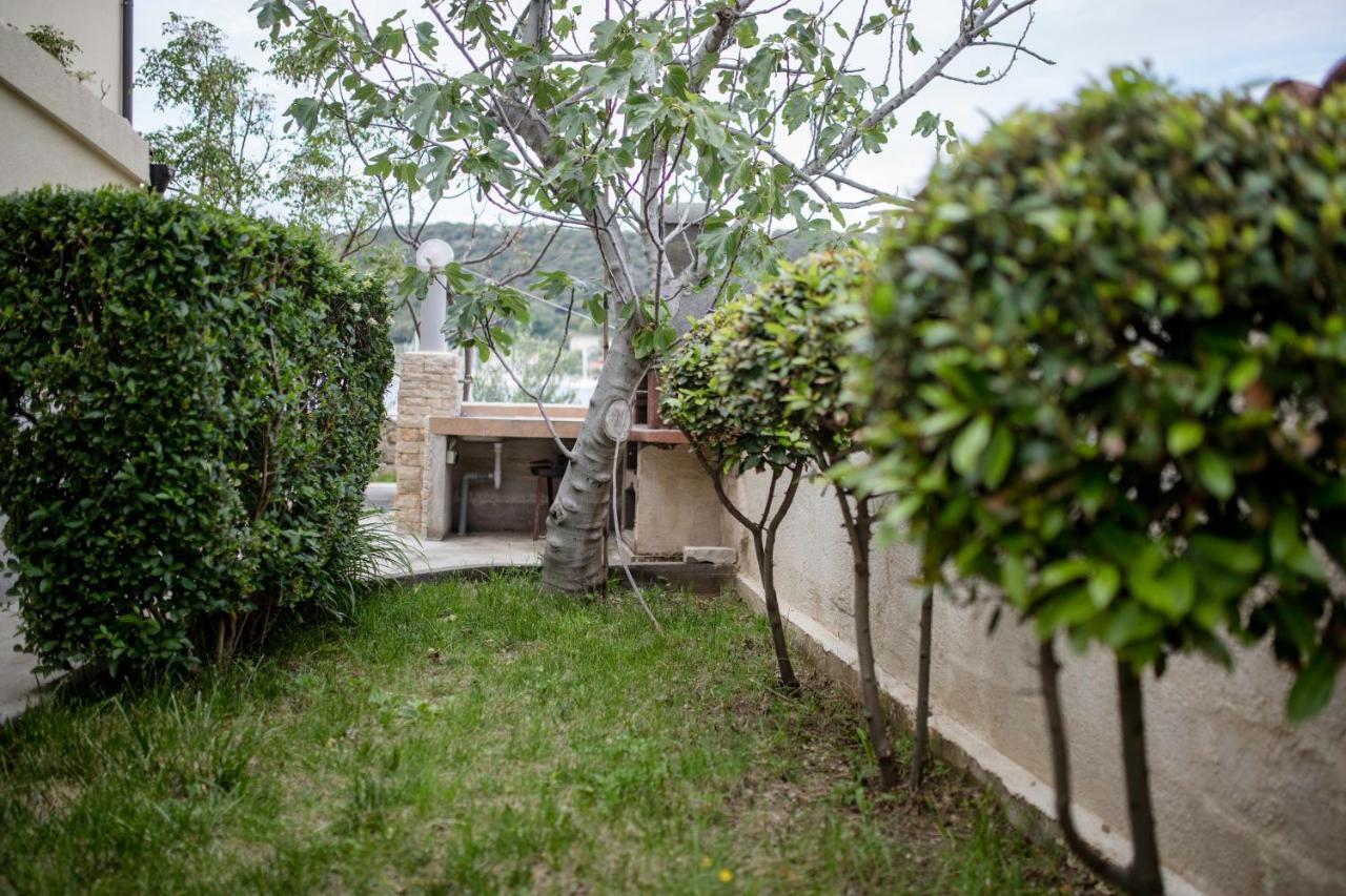Apartments By The Sea Supetarska Draga - Donja, Rab - 11769 Екстериор снимка