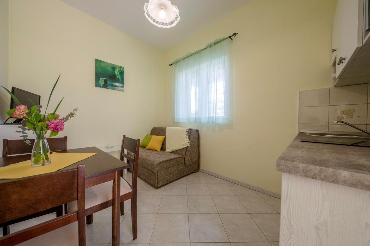 Apartments By The Sea Supetarska Draga - Donja, Rab - 11769 Екстериор снимка
