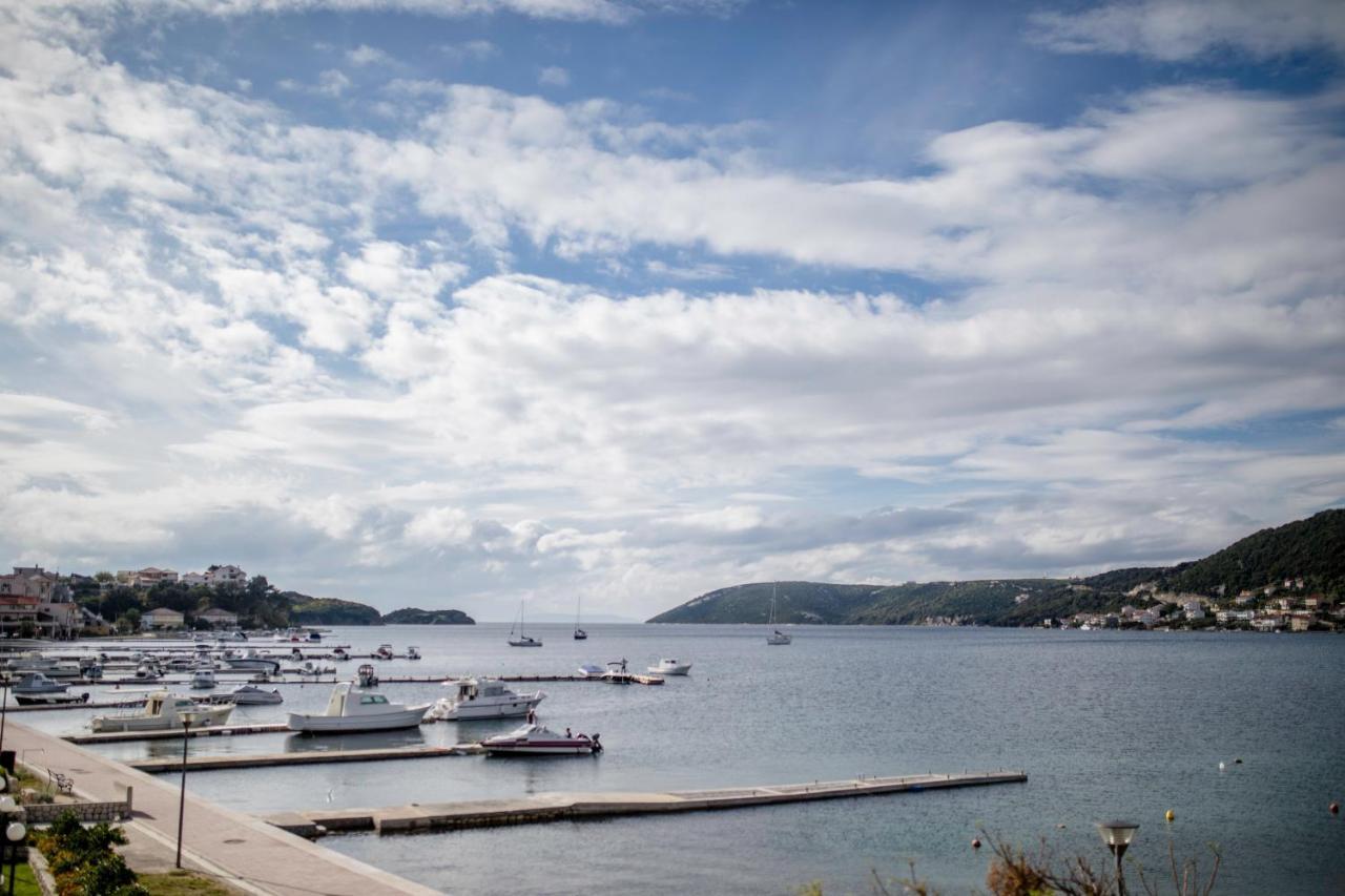 Apartments By The Sea Supetarska Draga - Donja, Rab - 11769 Екстериор снимка