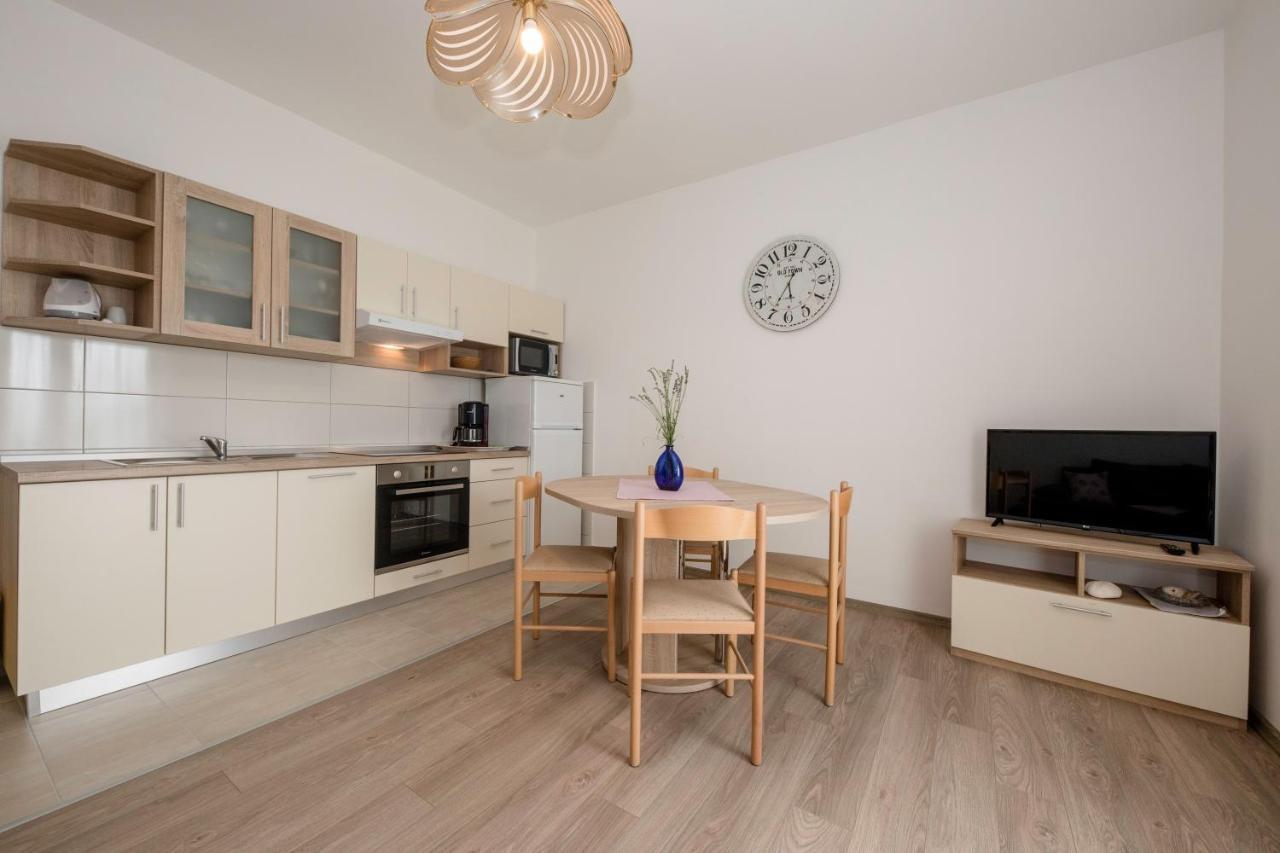 Apartments By The Sea Supetarska Draga - Donja, Rab - 11769 Екстериор снимка