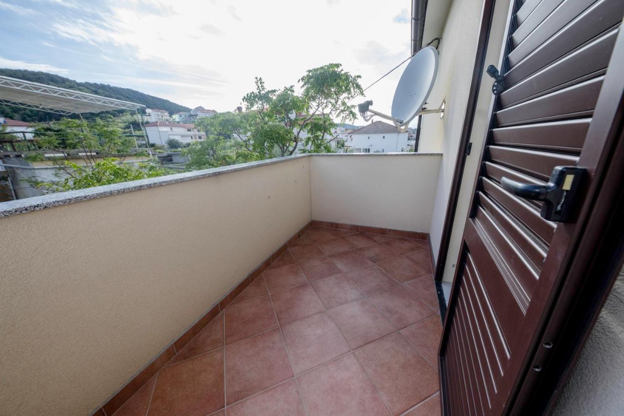 Apartments By The Sea Supetarska Draga - Donja, Rab - 11769 Екстериор снимка