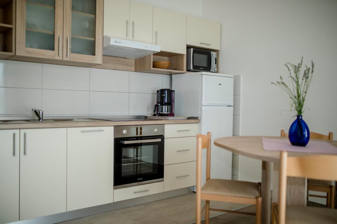 Apartments By The Sea Supetarska Draga - Donja, Rab - 11769 Екстериор снимка