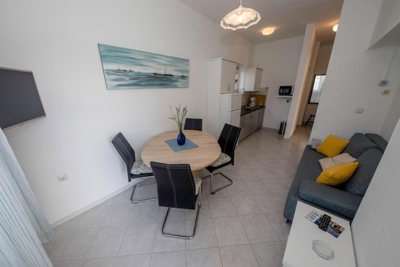 Apartments By The Sea Supetarska Draga - Donja, Rab - 11769 Екстериор снимка