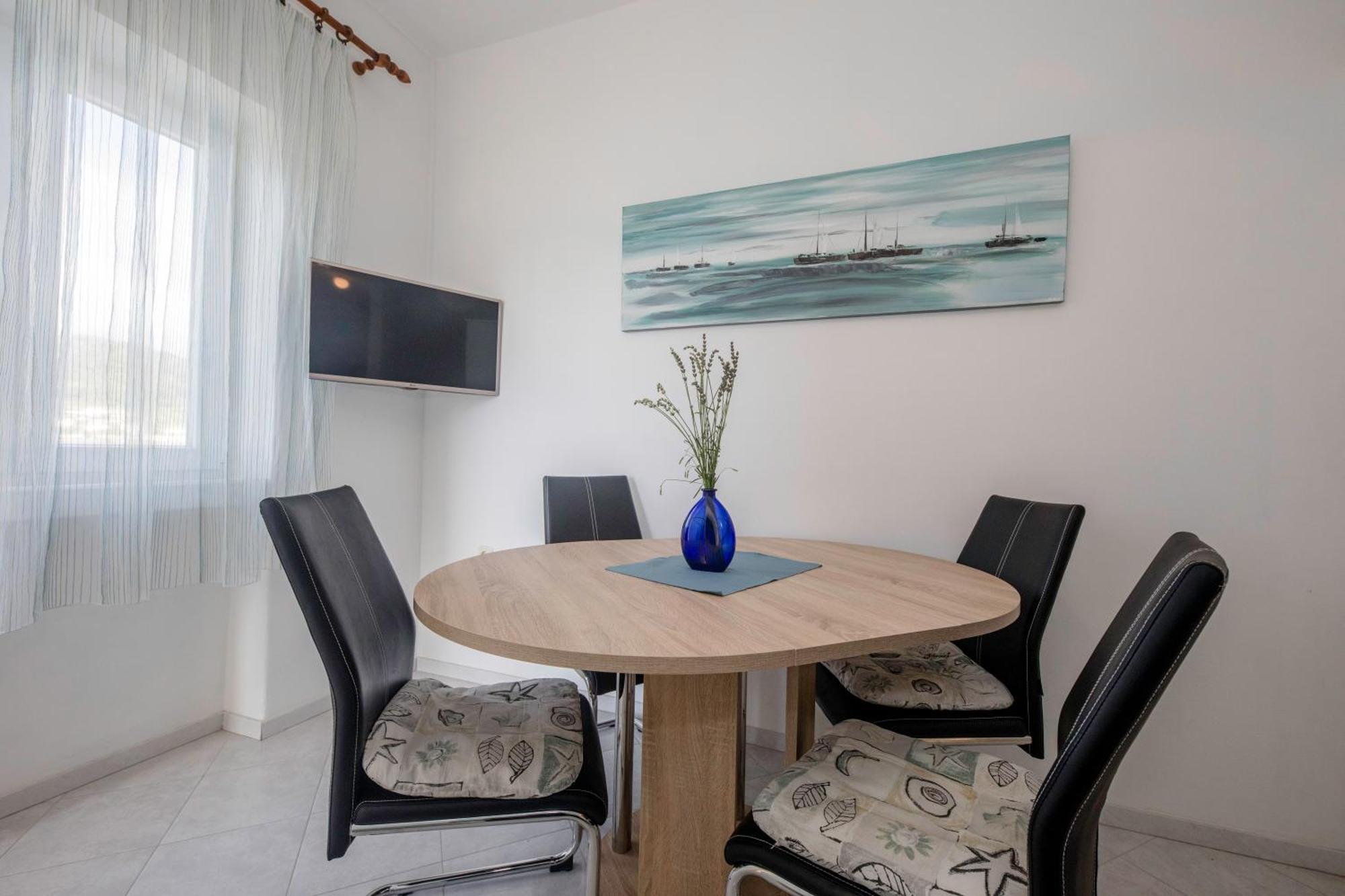 Apartments By The Sea Supetarska Draga - Donja, Rab - 11769 Стая снимка